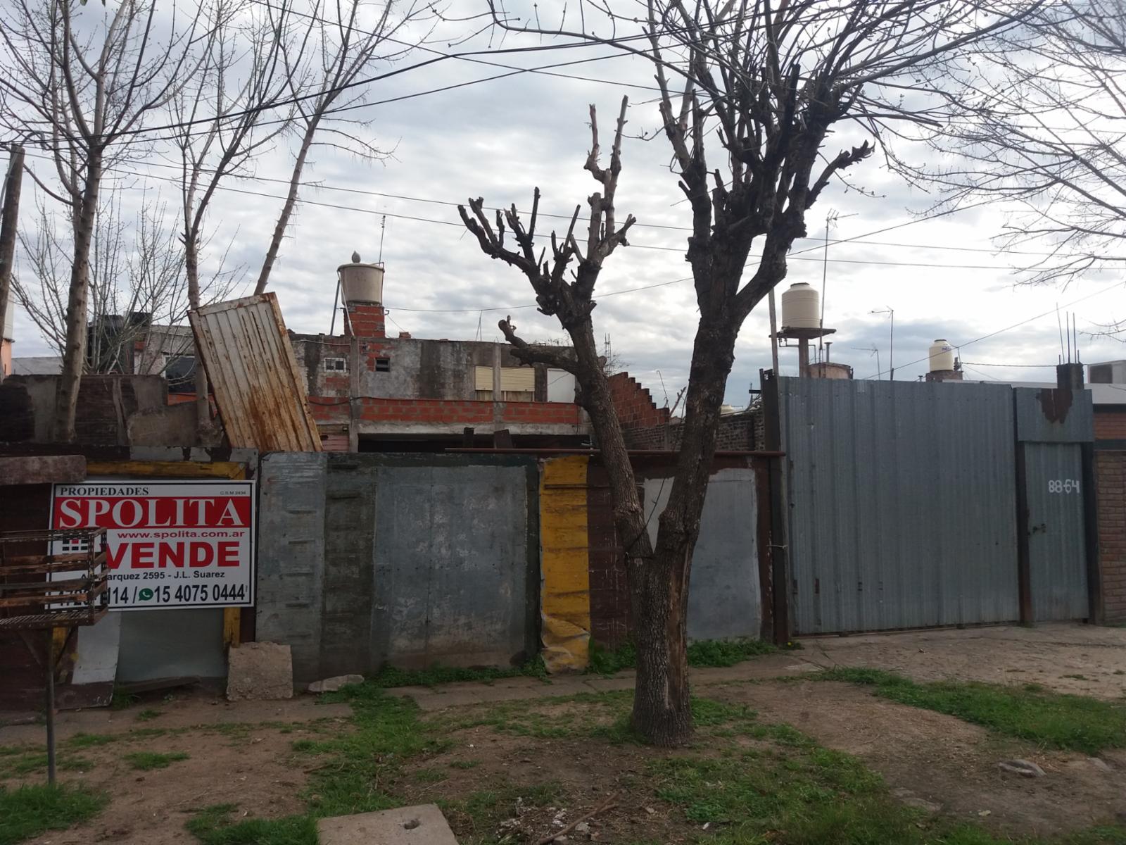 VIVIENDA MULTIFAMILIAR EN LOSA, DE 8 X 13 EN DOS PLANTAS,  4 DEPARTAMENTOS, 180 M2 CUBIERTOS, ESTADO GENERAL BUENO, OPORTUNIDAD