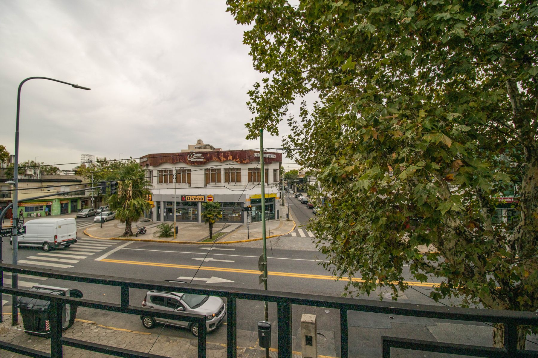 Avenida Eva Perón 2600 · Parque Chacabuco — foto 6