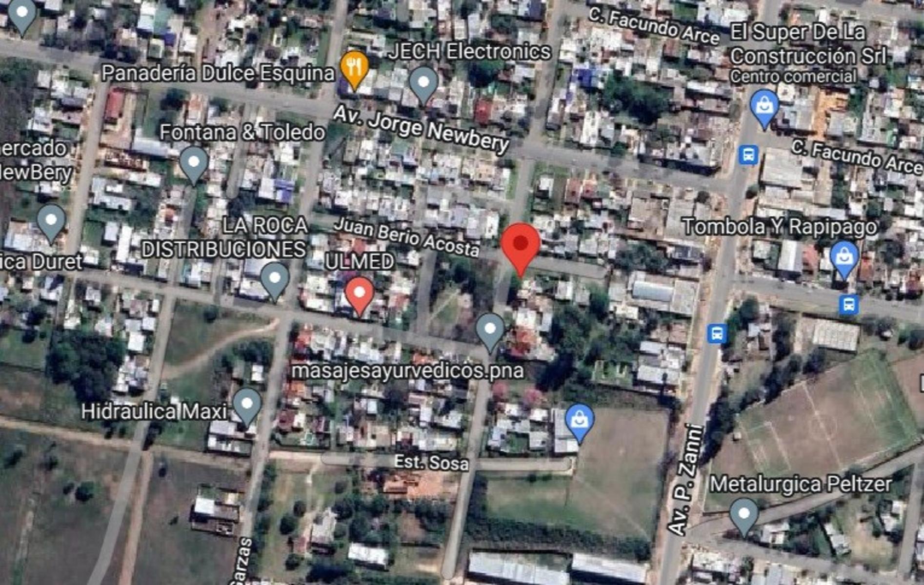 Casa en esquina sobre asfalto en Venta