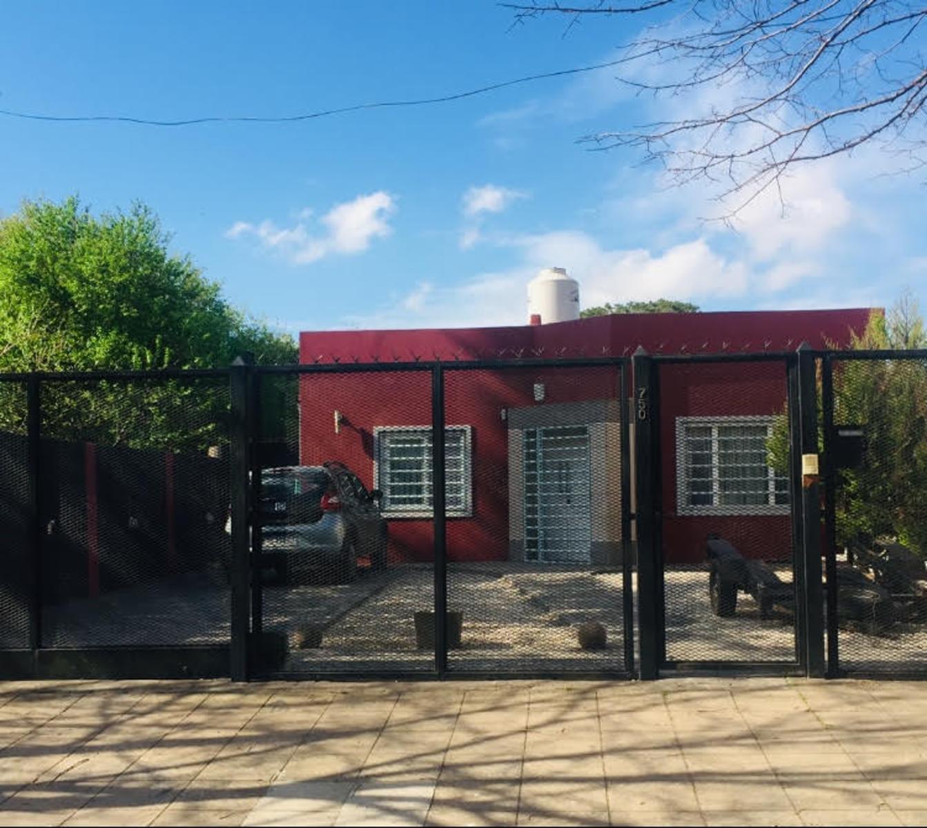 HERMOSA PROPIEDAD ITUZAINGO SUR
