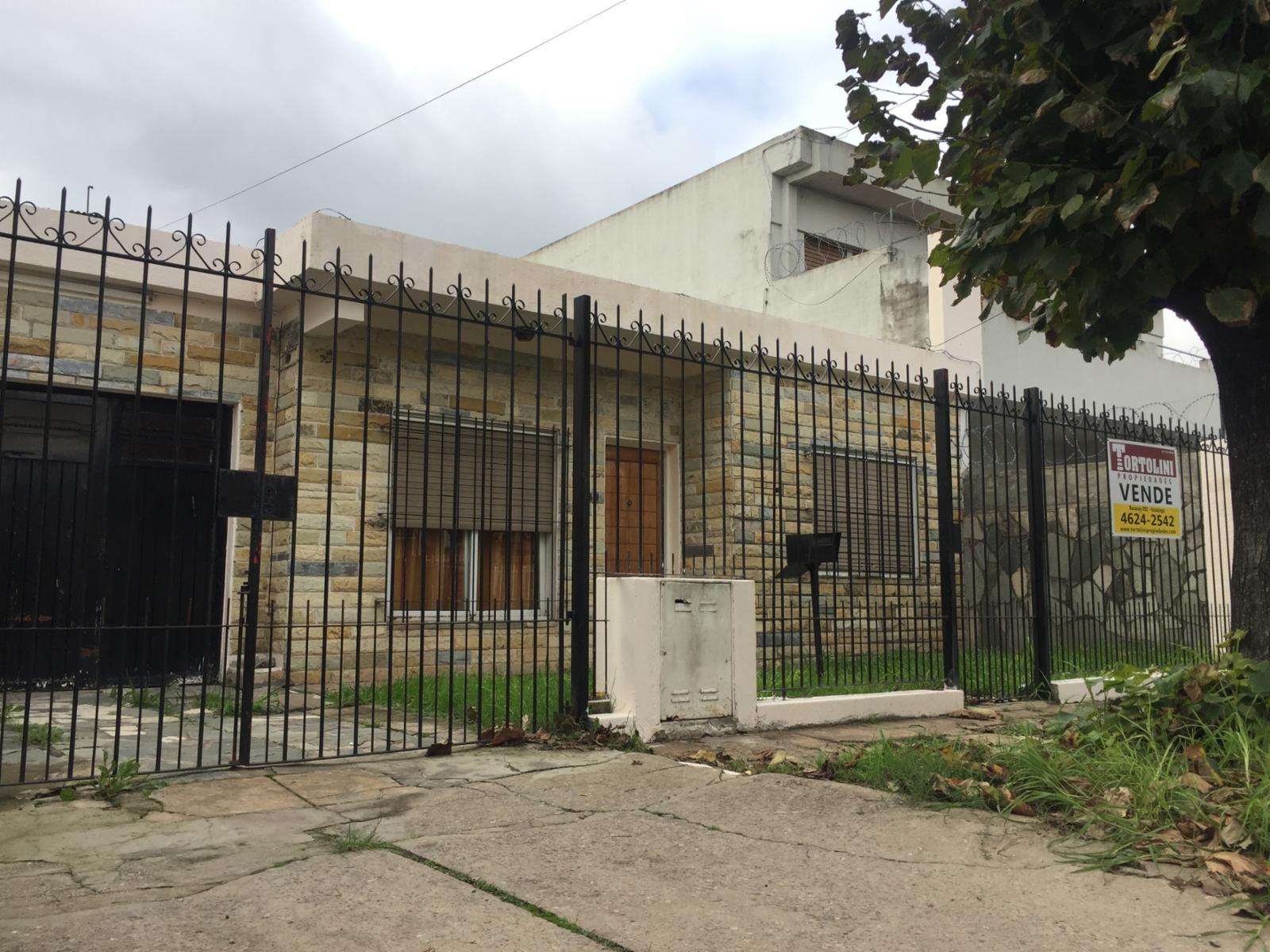 Adrian de Rosario Luna 1600 · Hurlingham — foto 3