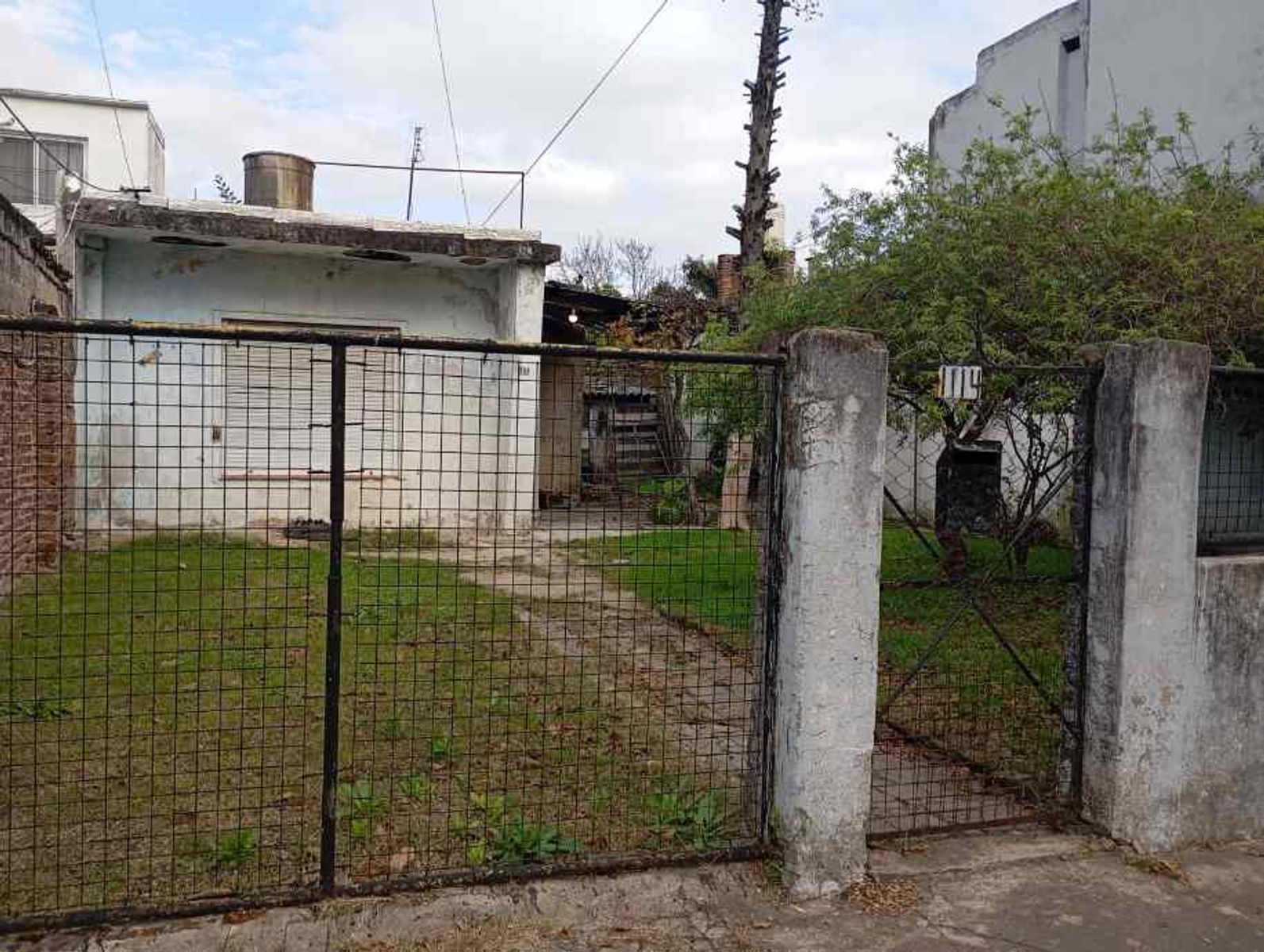 Inalican 1114 · Morón — foto 3