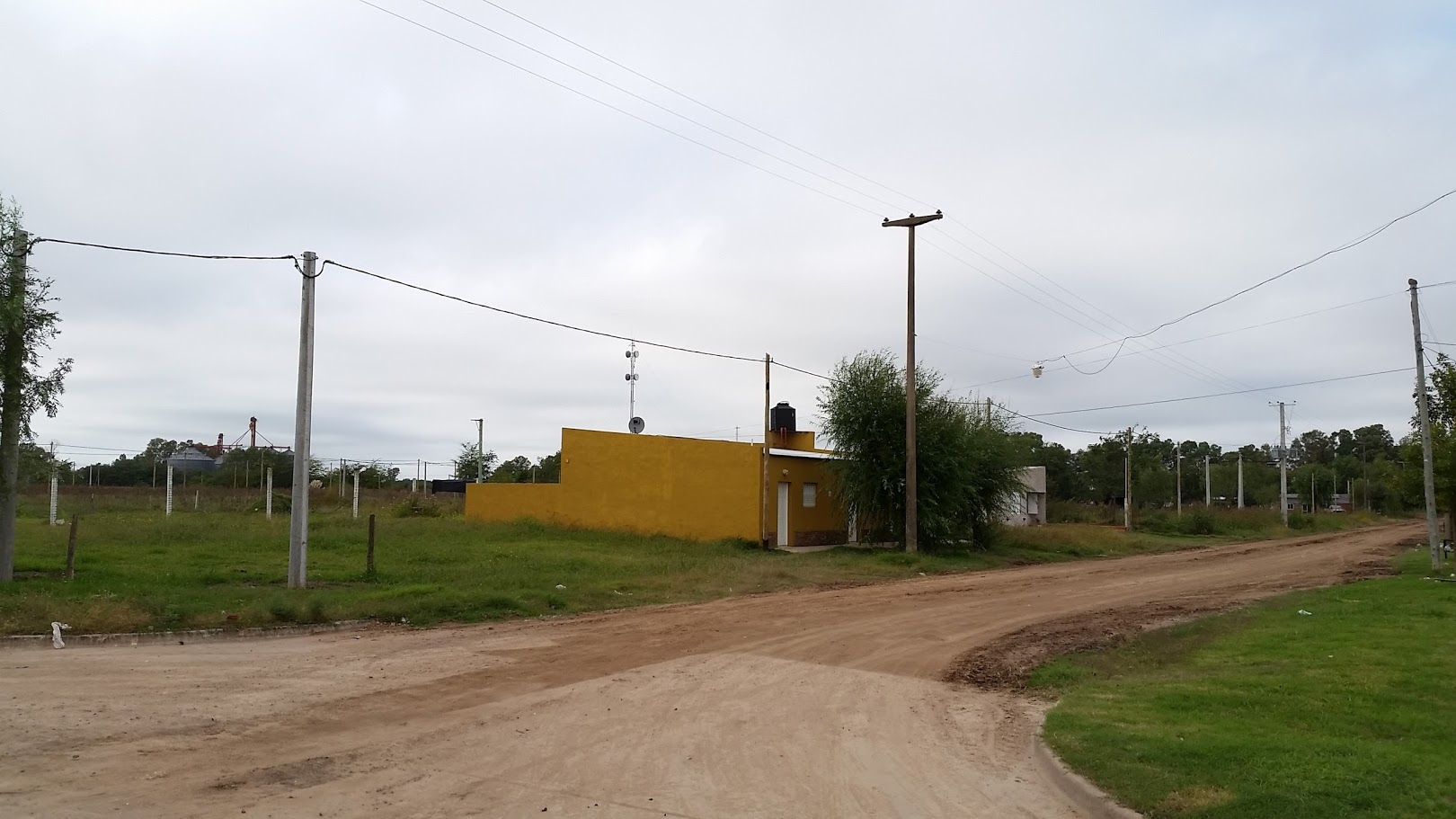 ALMIRANTE BROWN Y LAMADRID · Carlos Casares — foto 12