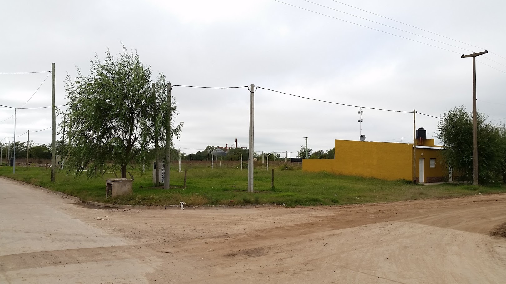 ALMIRANTE BROWN Y LAMADRID · Carlos Casares — foto 13