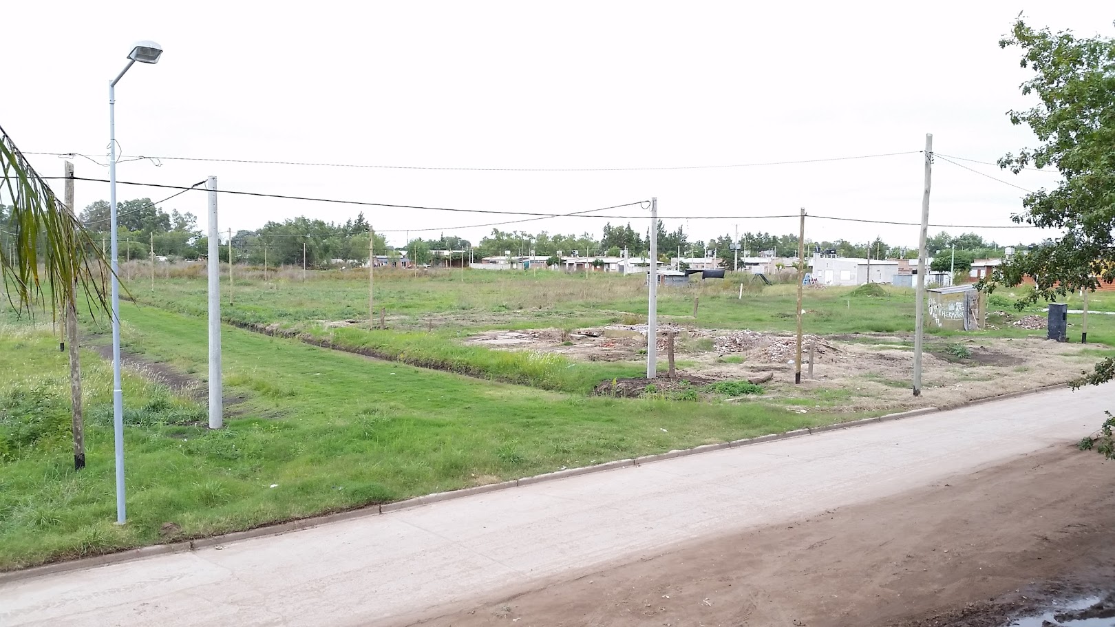ALMIRANTE BROWN Y LAMADRID · Carlos Casares — foto 18