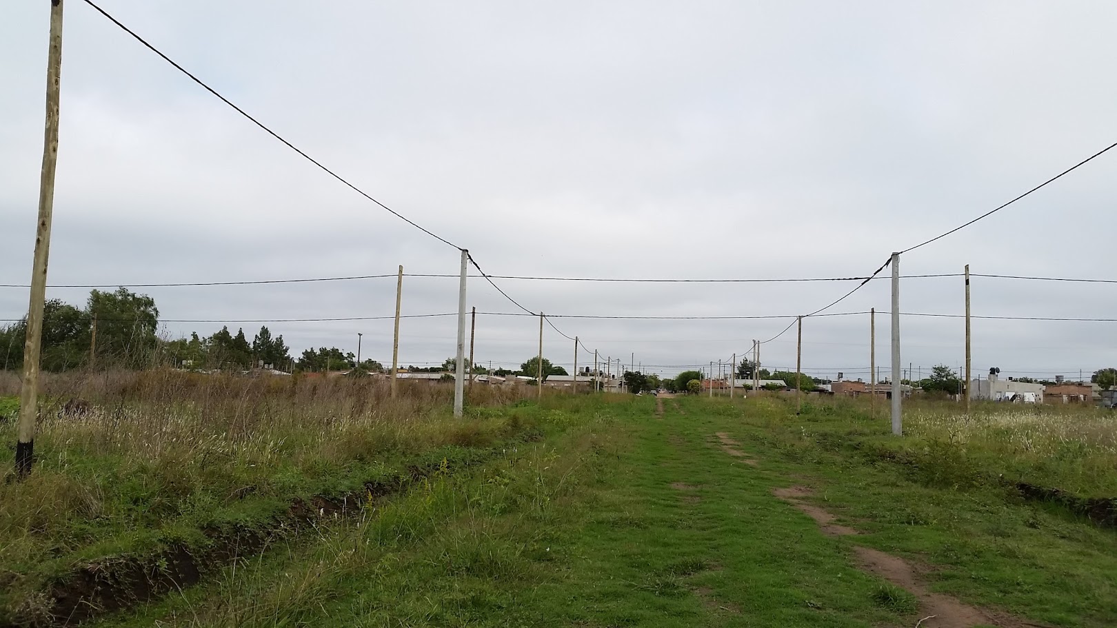 ALMIRANTE BROWN Y LAMADRID · Carlos Casares — foto 6