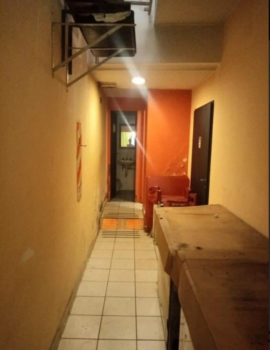 Av Caseros 3400 · Parque Patricios — foto 3