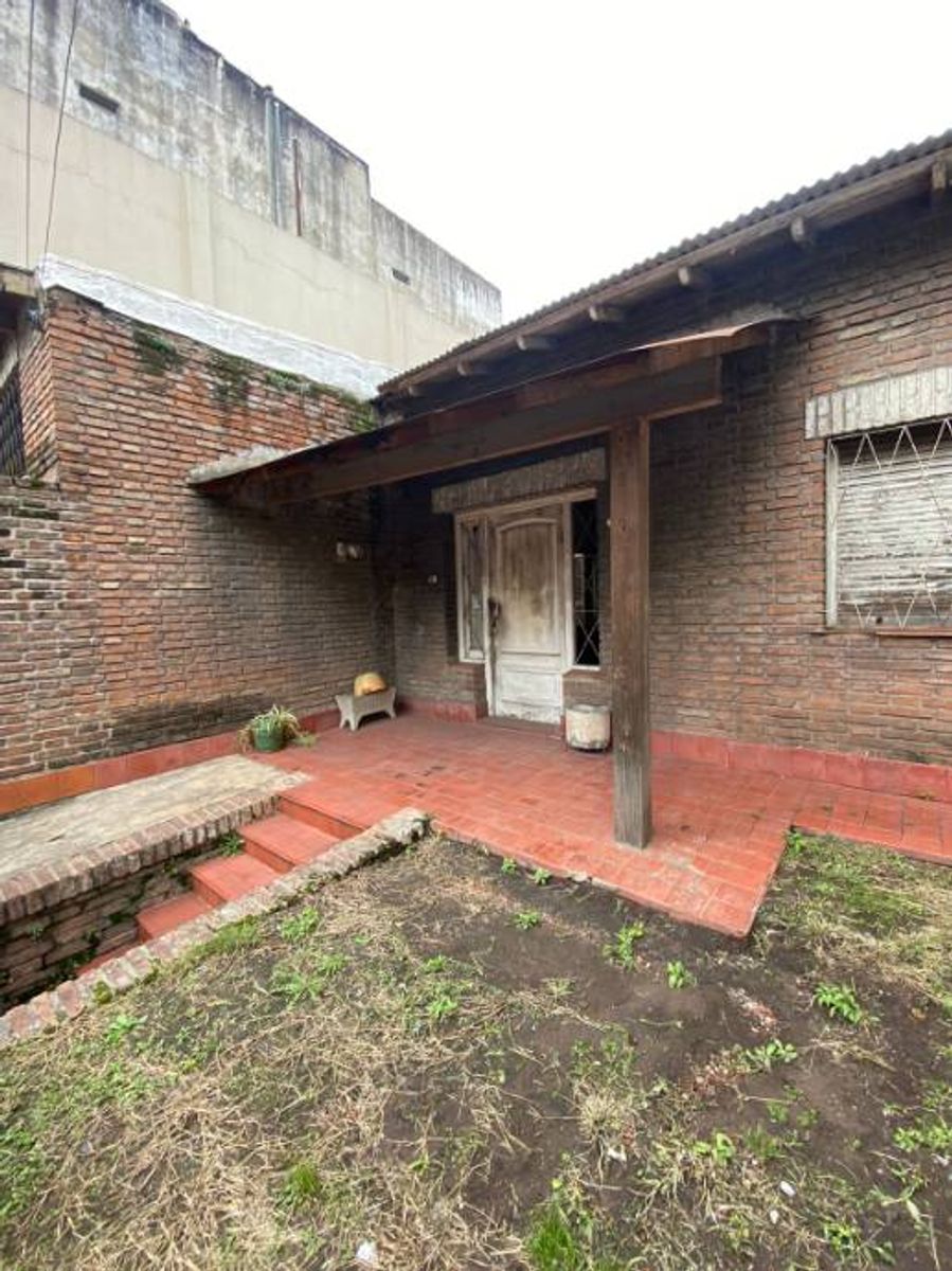 Larralde 760 · Morón — foto 3