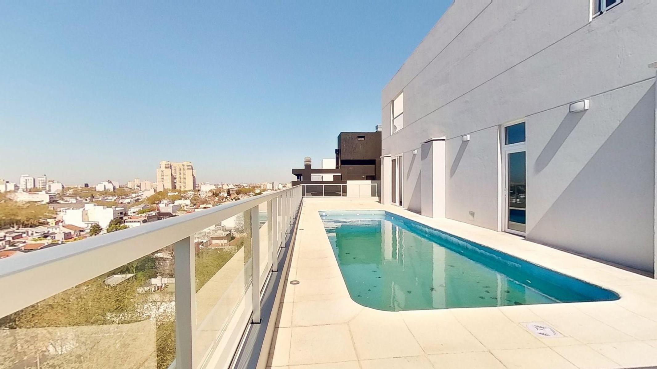 4 AMB , 3 BAÑOS , VESTIDOR, COCINA IND, GRAN BALCON , PISCINA , SUM