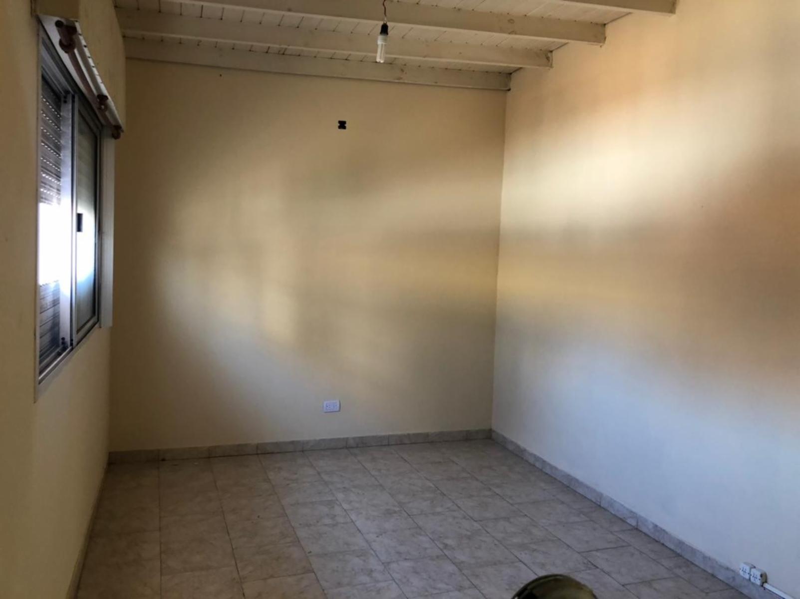 Larrea 700 · La Matanza — foto 4