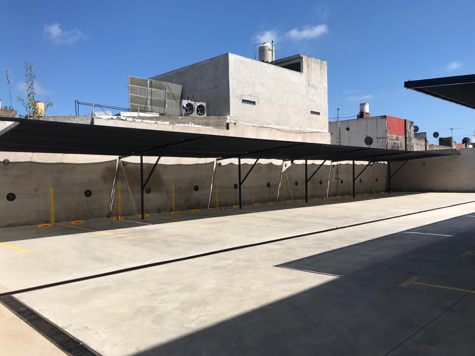 ALQUILER - VILLA MADERO -  PLAYA DE ESTACIONAMIENTO LISTA PARA FUNCIONAR -  SOBRE AVDA CROVARA -