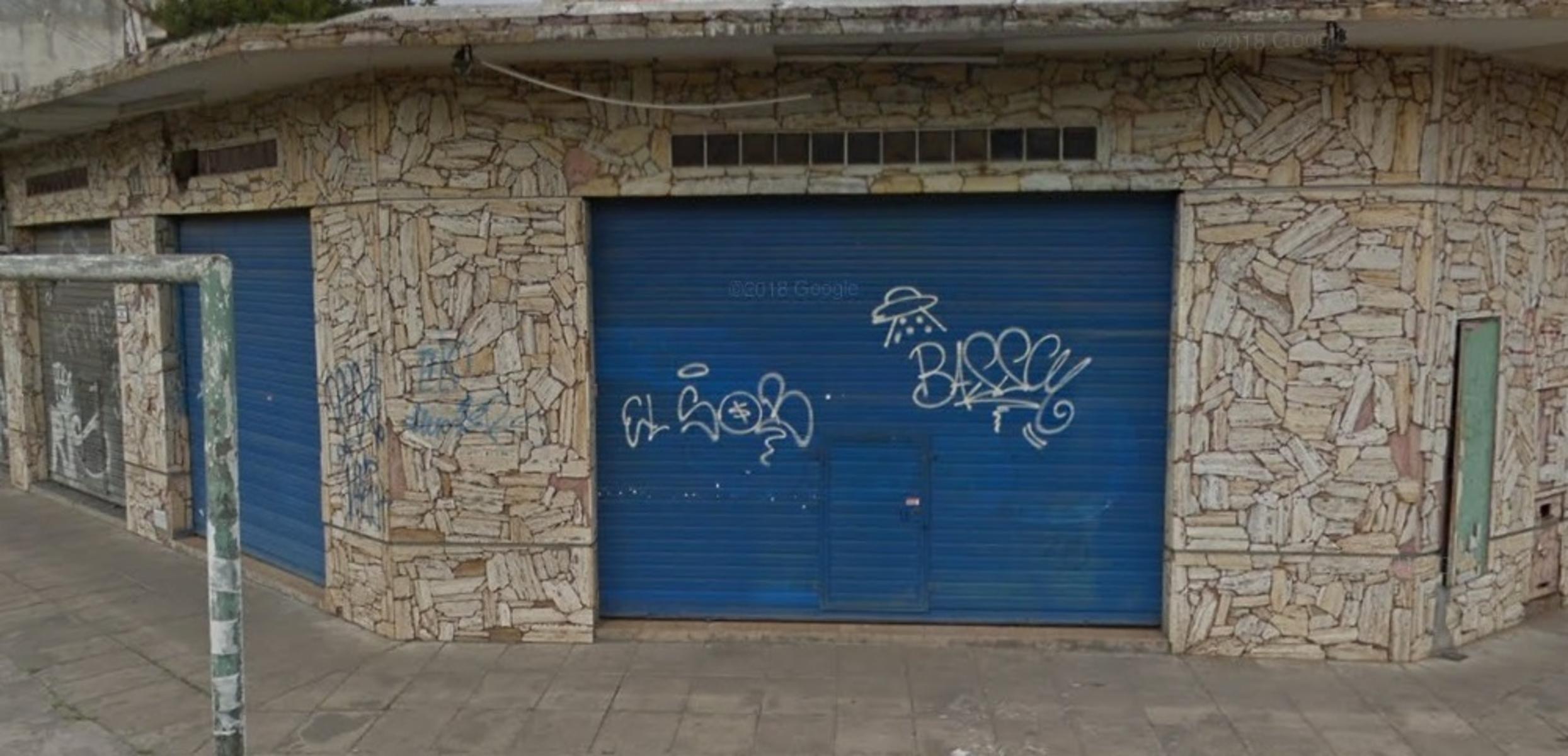 Local 50m2 en esquina - A 100mts Av Vergara