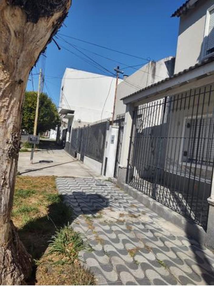 Pino 2000 · Morón — foto 3