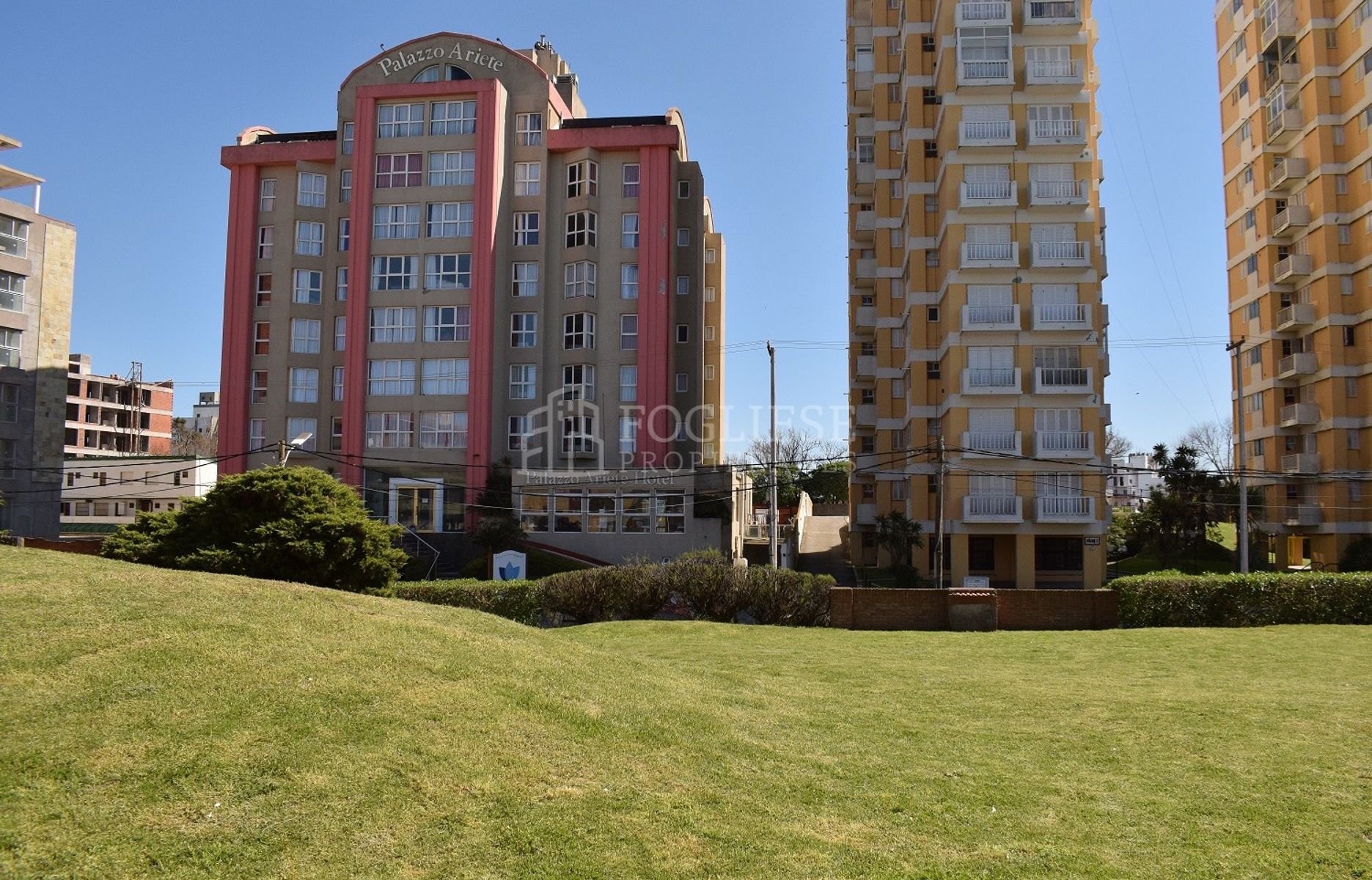 Avenida 1 entre Paseos 104 y 105 · Villa Gesell — foto 12