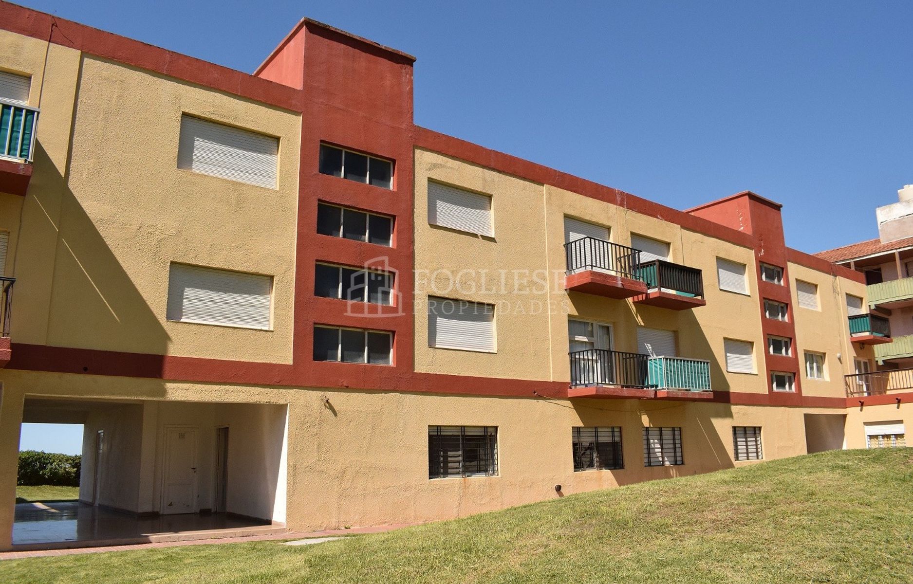 Avenida 1 entre Paseos 104 y 105 · Villa Gesell — foto 13