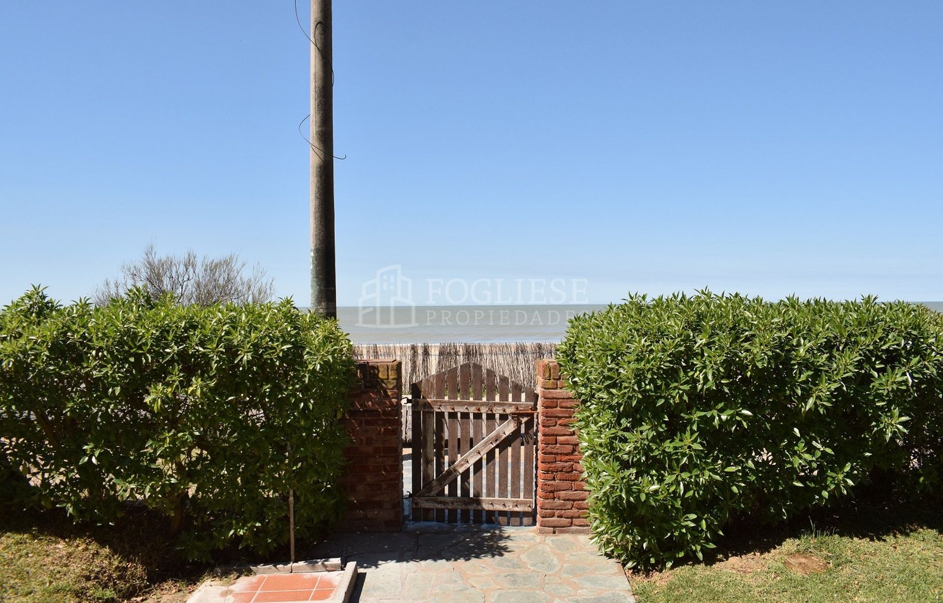 Avenida 1 entre Paseos 104 y 105 · Villa Gesell — foto 18