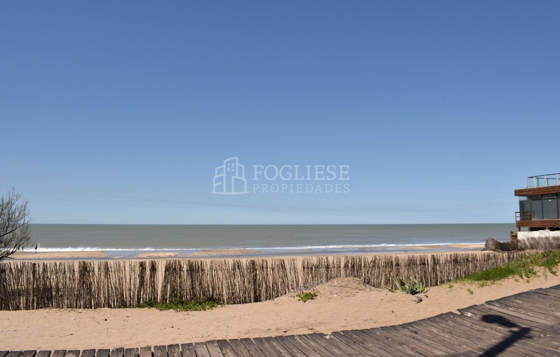 Avenida 1 entre Paseos 104 y 105 · Villa Gesell — foto 20