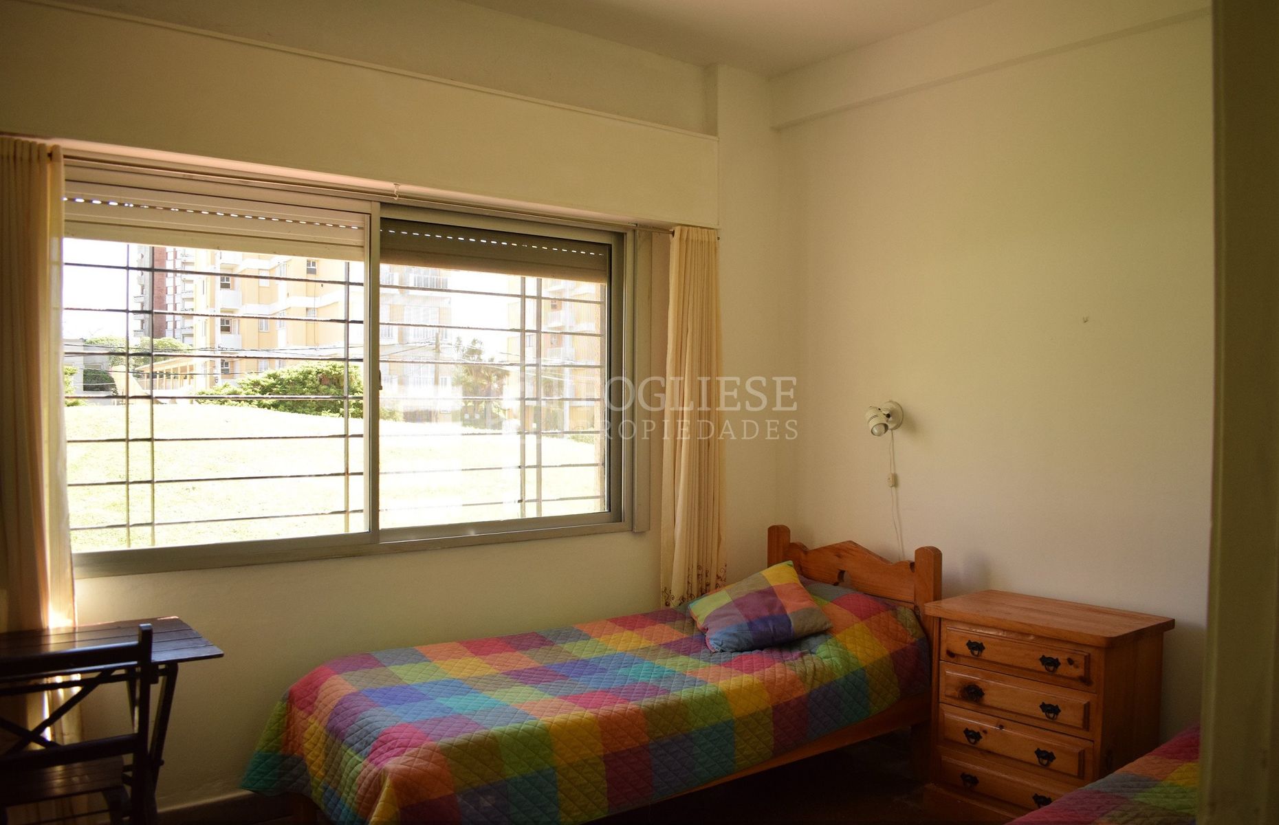 Avenida 1 entre Paseos 104 y 105 · Villa Gesell — foto 3