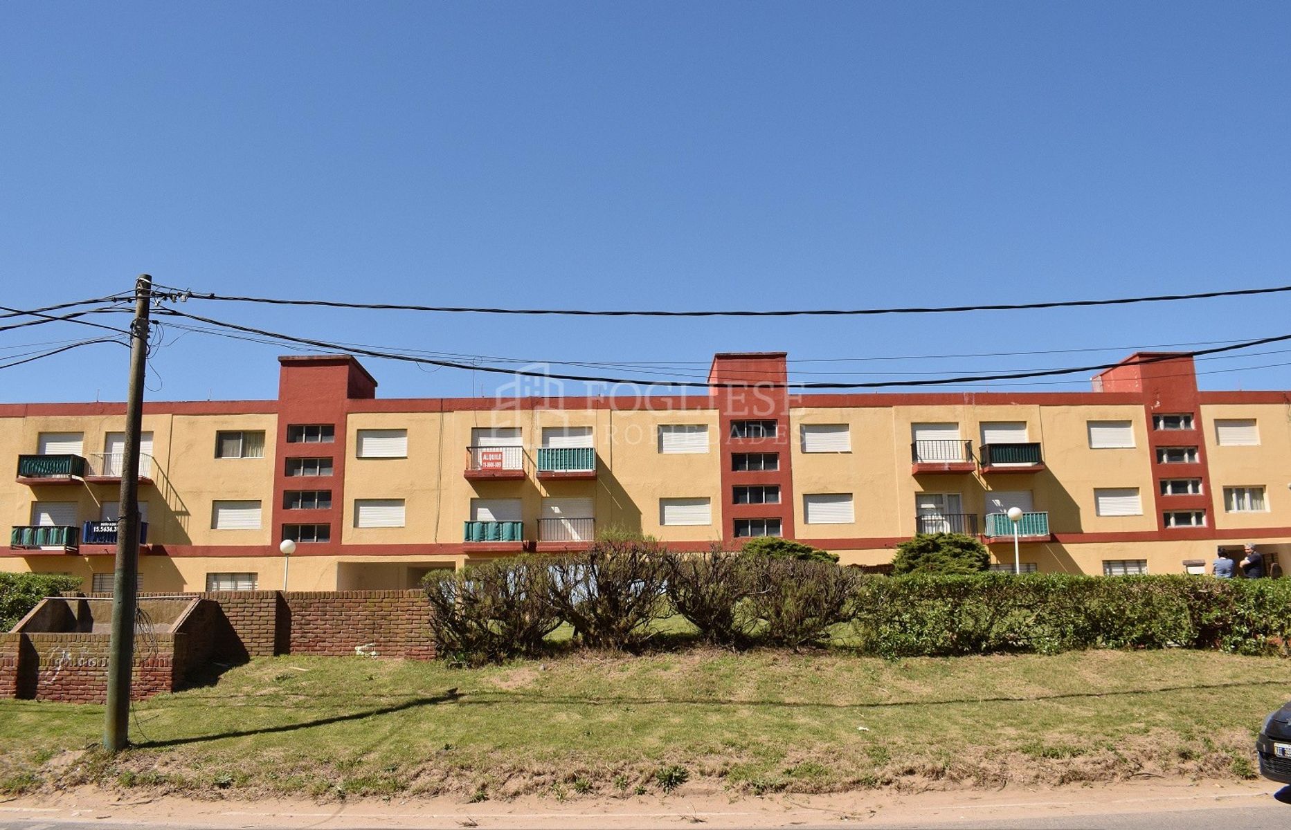 Avenida 1 entre Paseos 104 y 105 · Villa Gesell — foto 21