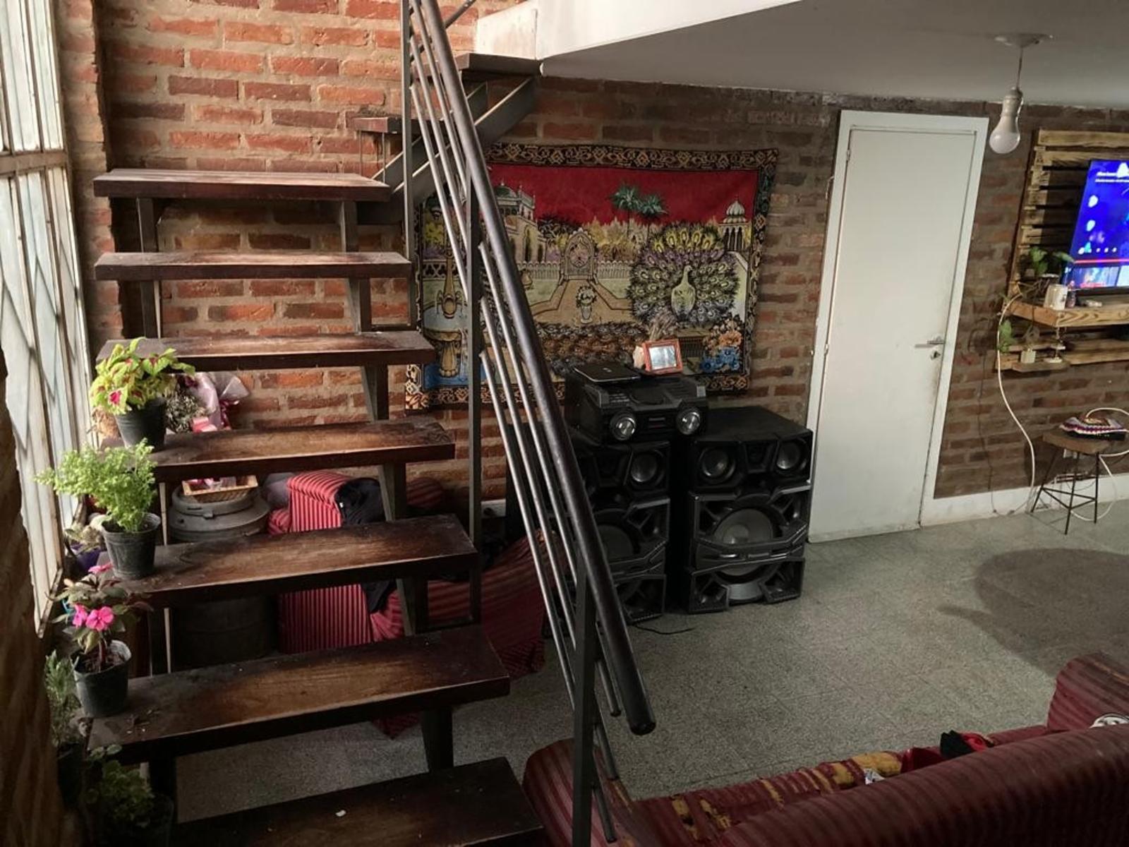 CASA EN VENTA CALLE MUÑIZ 1500