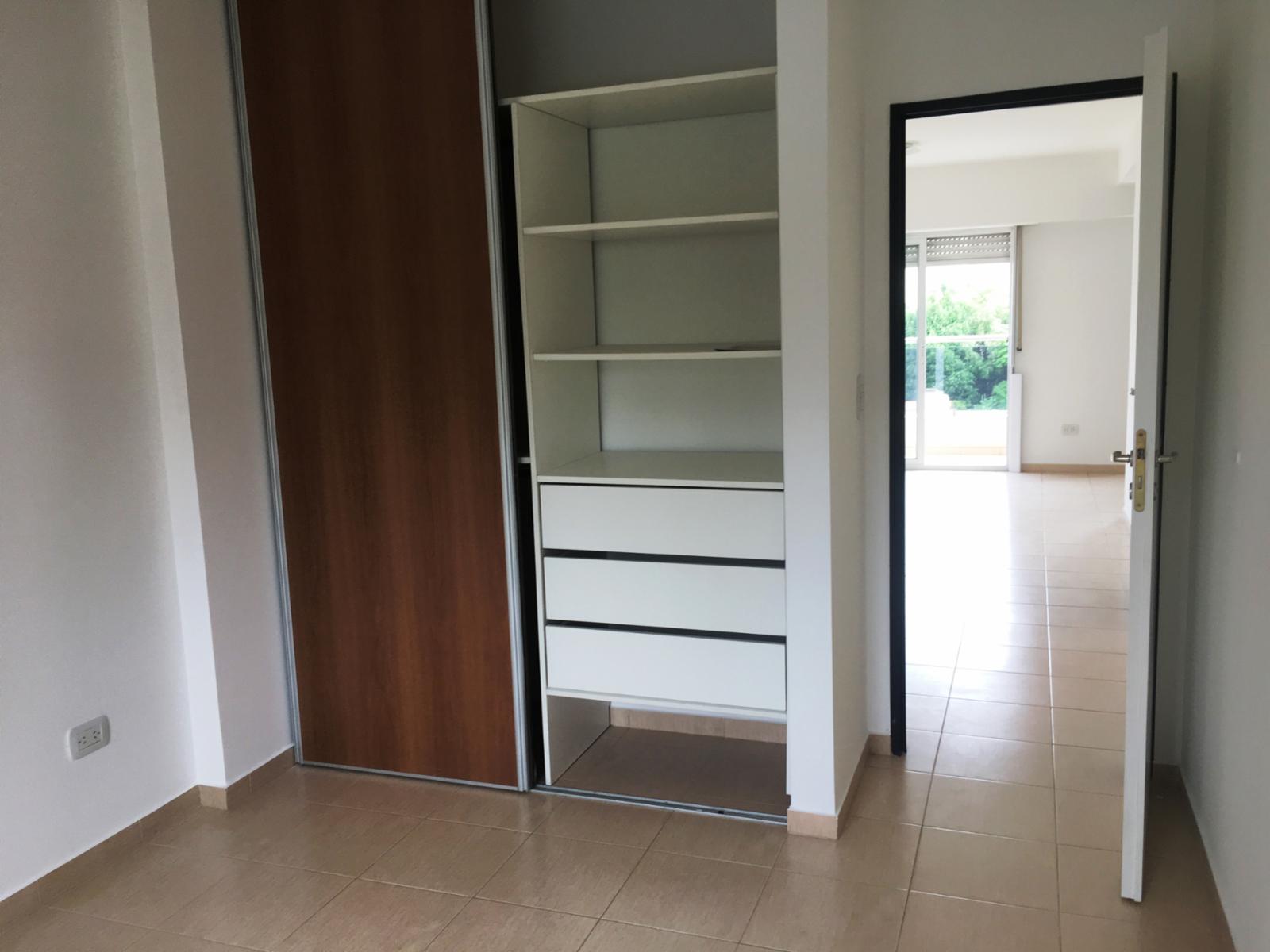 Pellegrini 500 · Morón — foto 8