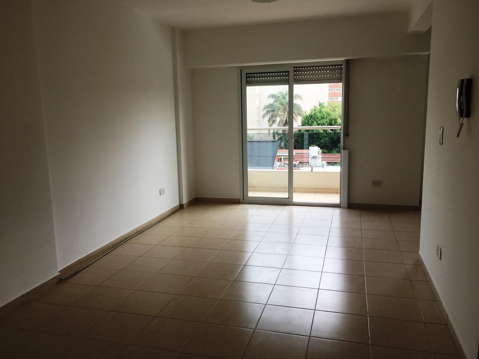 Pellegrini 500 · Morón — foto 9