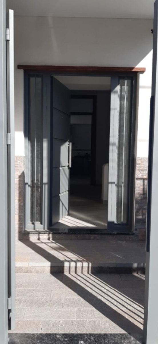 Lagleize 326 · Morón — foto 3