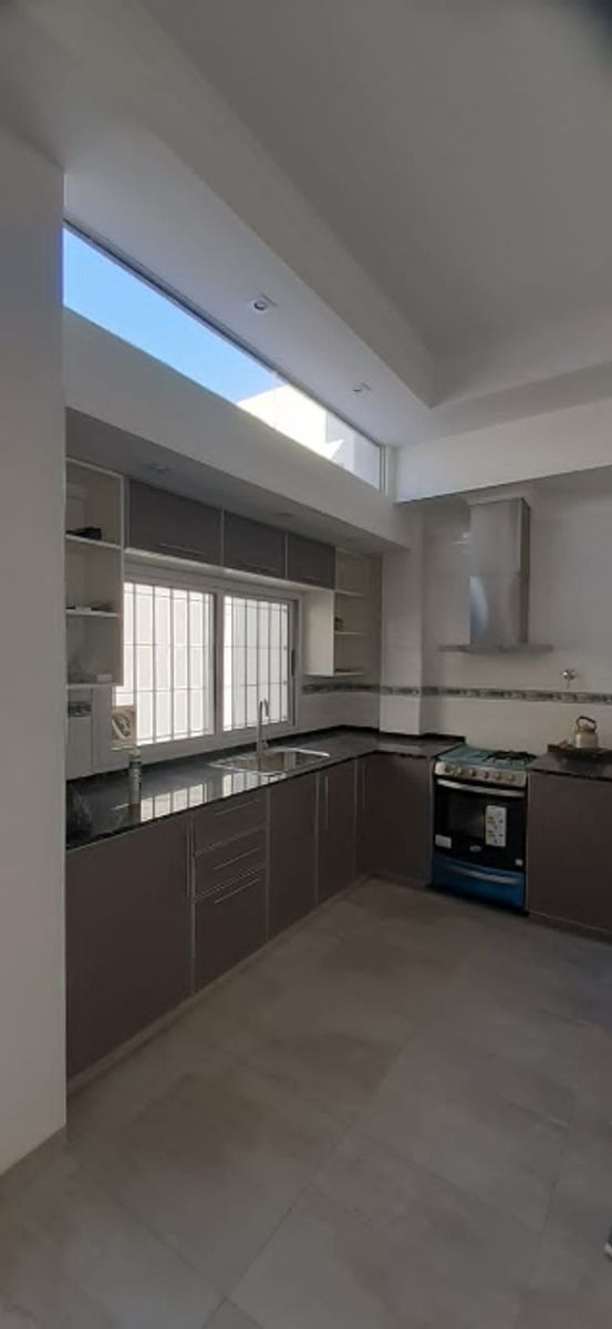 Lagleize 326 · Morón — foto 4