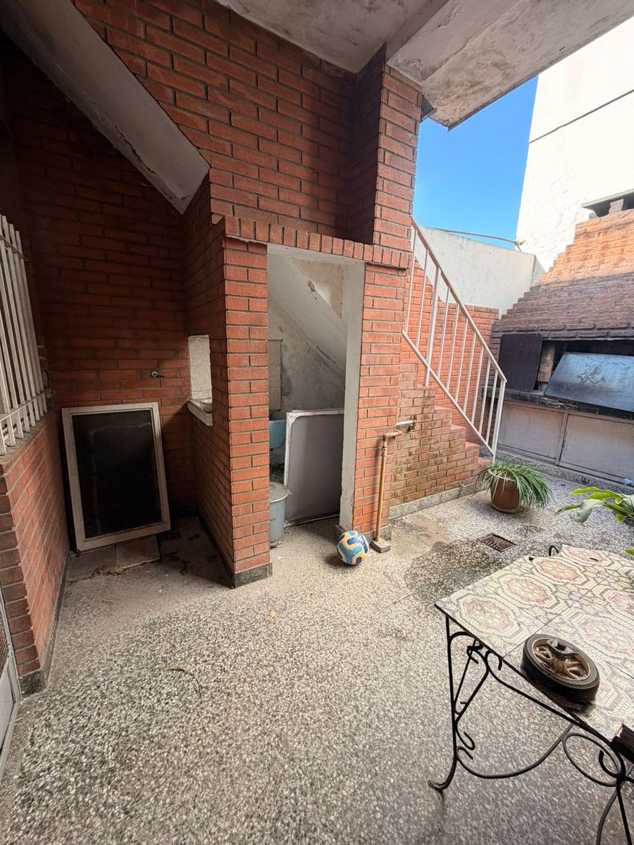 CAPELLA 402 · Morón — foto 3