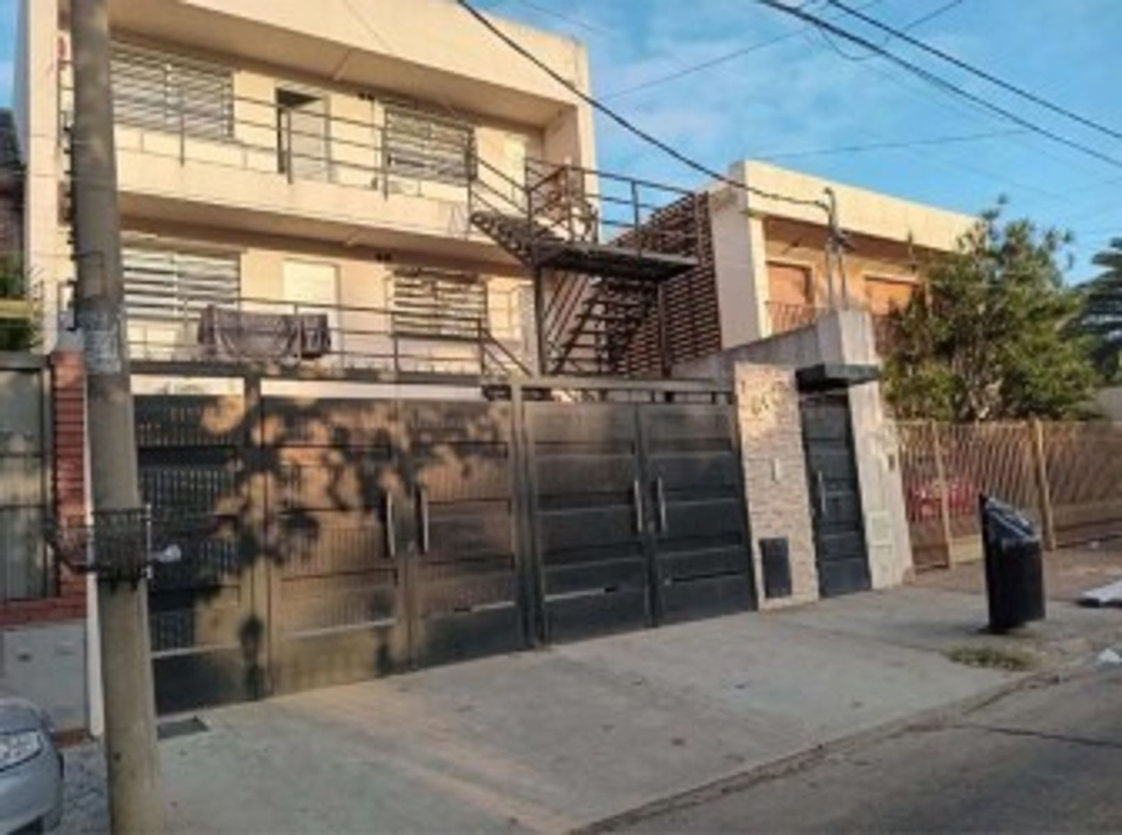 VENTA - DEPARTAMENTO 2 AMBIENTES CON COCHERA CUBIERTA RAMOS MEJIA