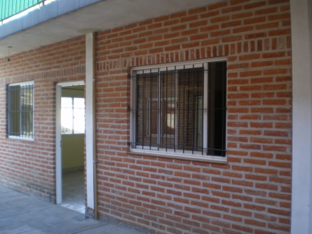 Dpto de 3 ambiuentes a 50 mts de Av. Pte. Perón 