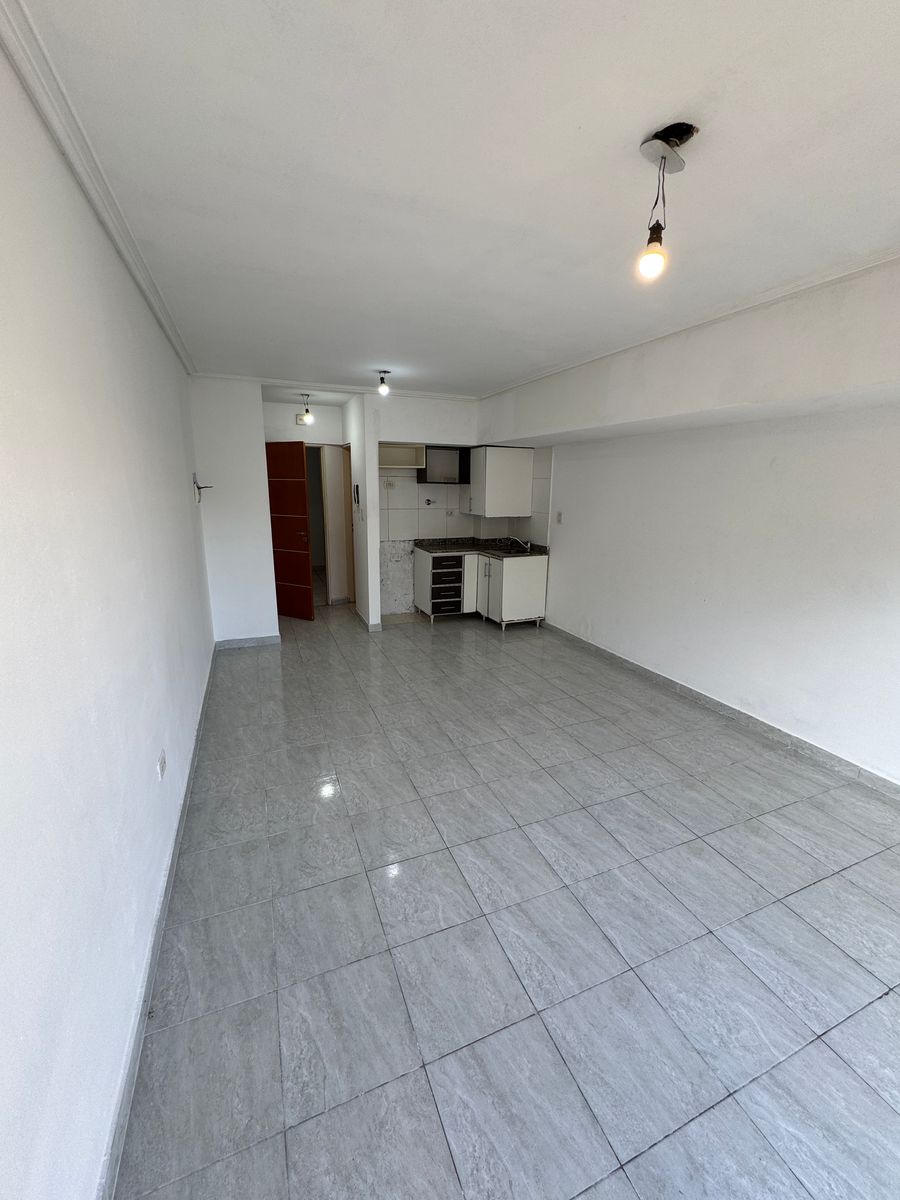 Roma 2424 · Lanús — foto 13
