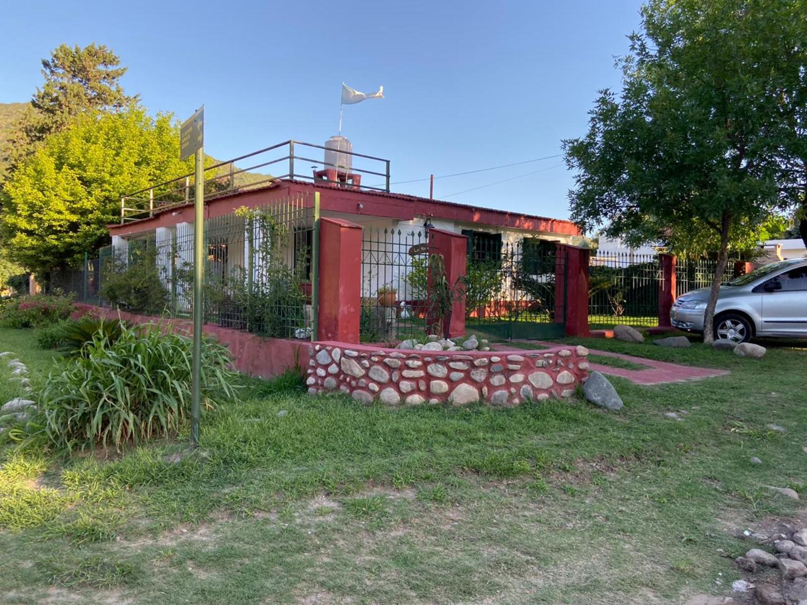 Ref 1293 - Increíble casa más departamento con inmejorable ubicación frente al río Cosquín