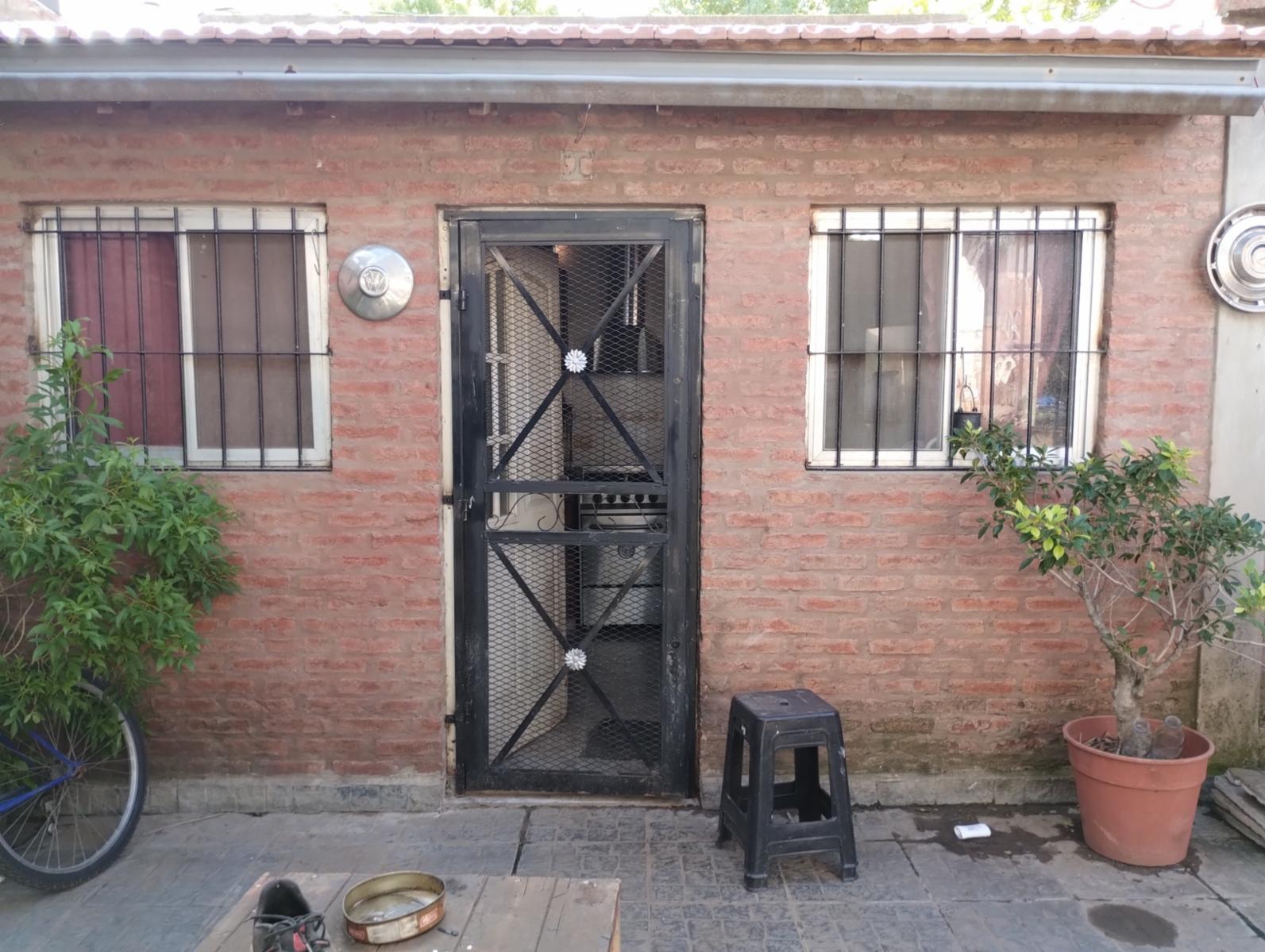 Butler casi Cane, Glew, Almirante Brown. · Almirante Brown — foto 15