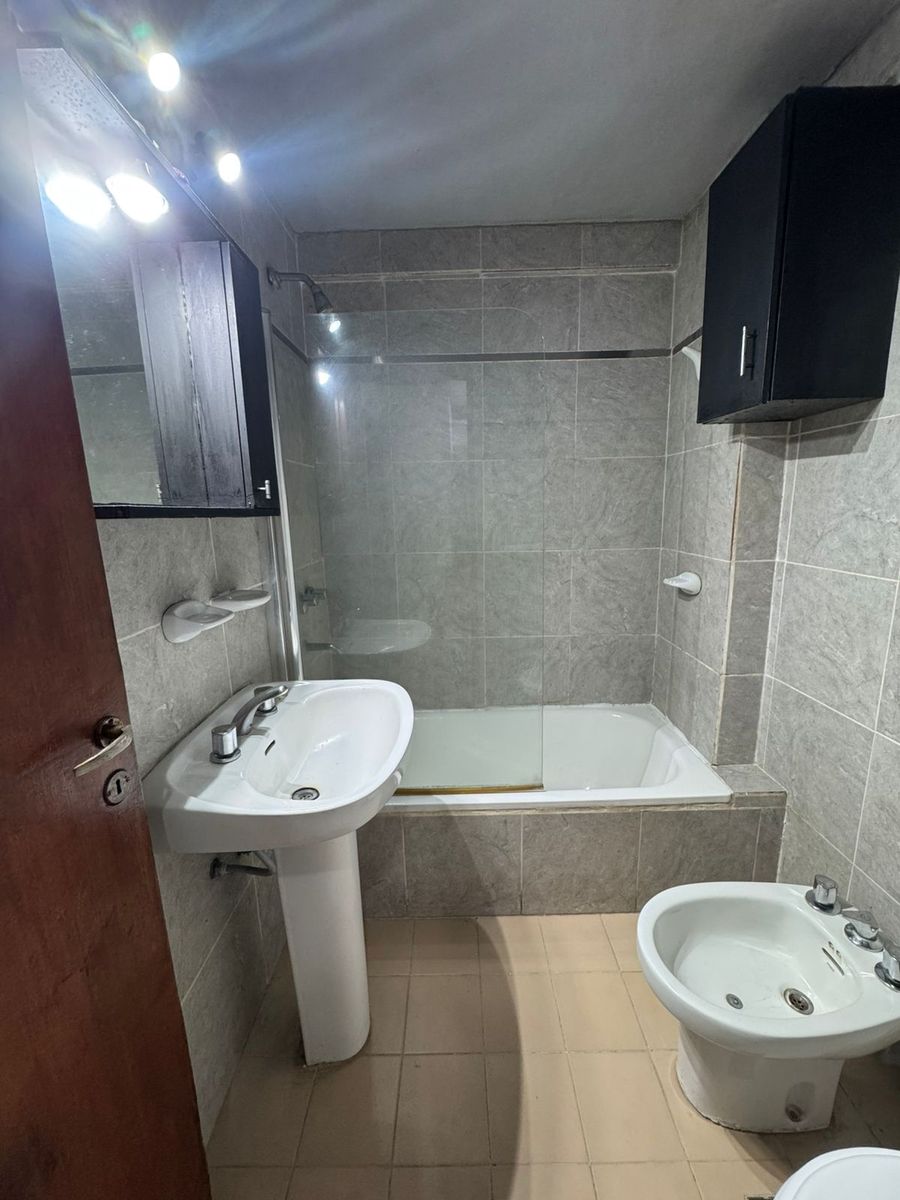 EN VENTA DEPARTAMENTO DOS DORMITORIOS EN BARRIO SUR · Capital — foto 3