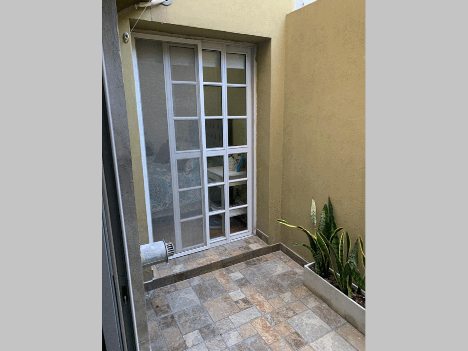 Fray Luis Beltrán 100 · Flores — foto 11
