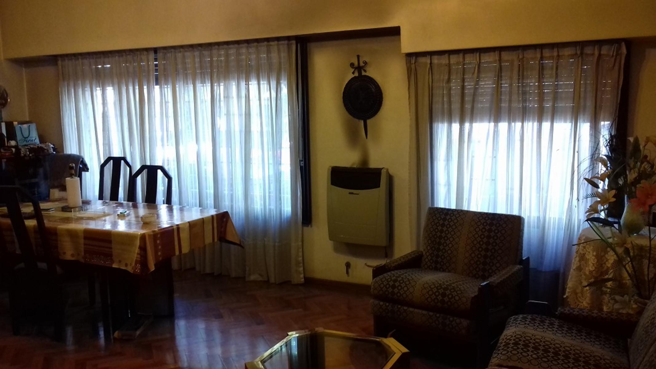 Cnel. R. L. Falcón al 3200 · Floresta — foto 3