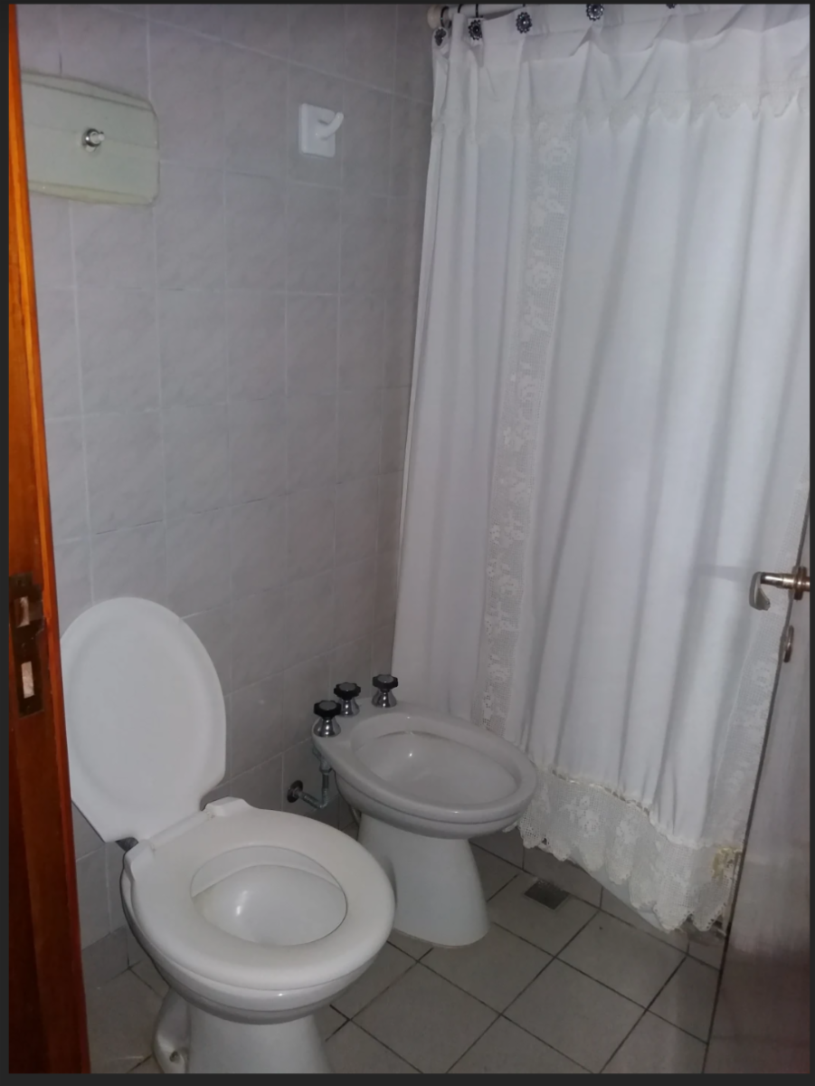VENDO CASA CON LOCAL COM. (AV. SAN MARTIN ESQ 6 DE SEPT) SAN CAYETANO · San Cayetano — foto 6