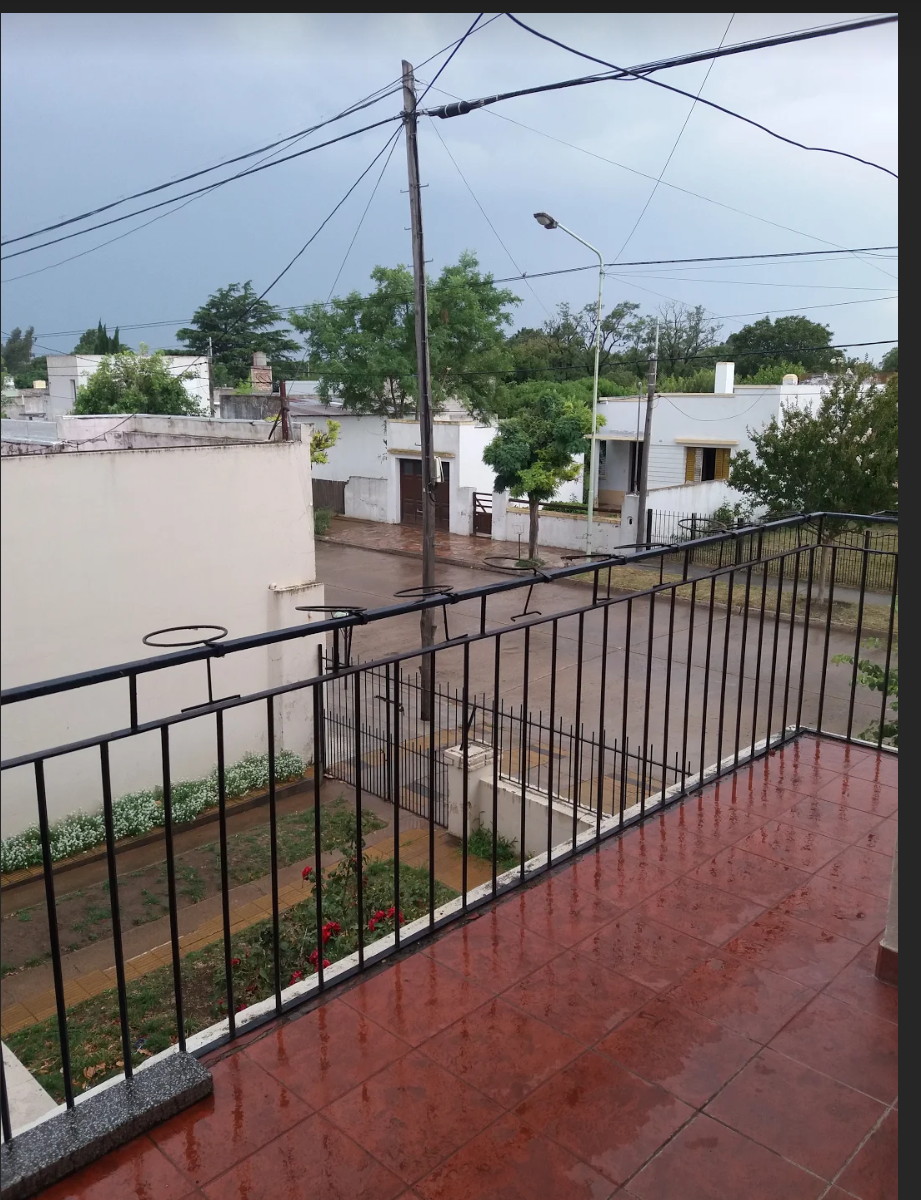 VENDO CASA CON LOCAL COM. (AV. SAN MARTIN ESQ 6 DE SEPT) SAN CAYETANO · San Cayetano — foto 8