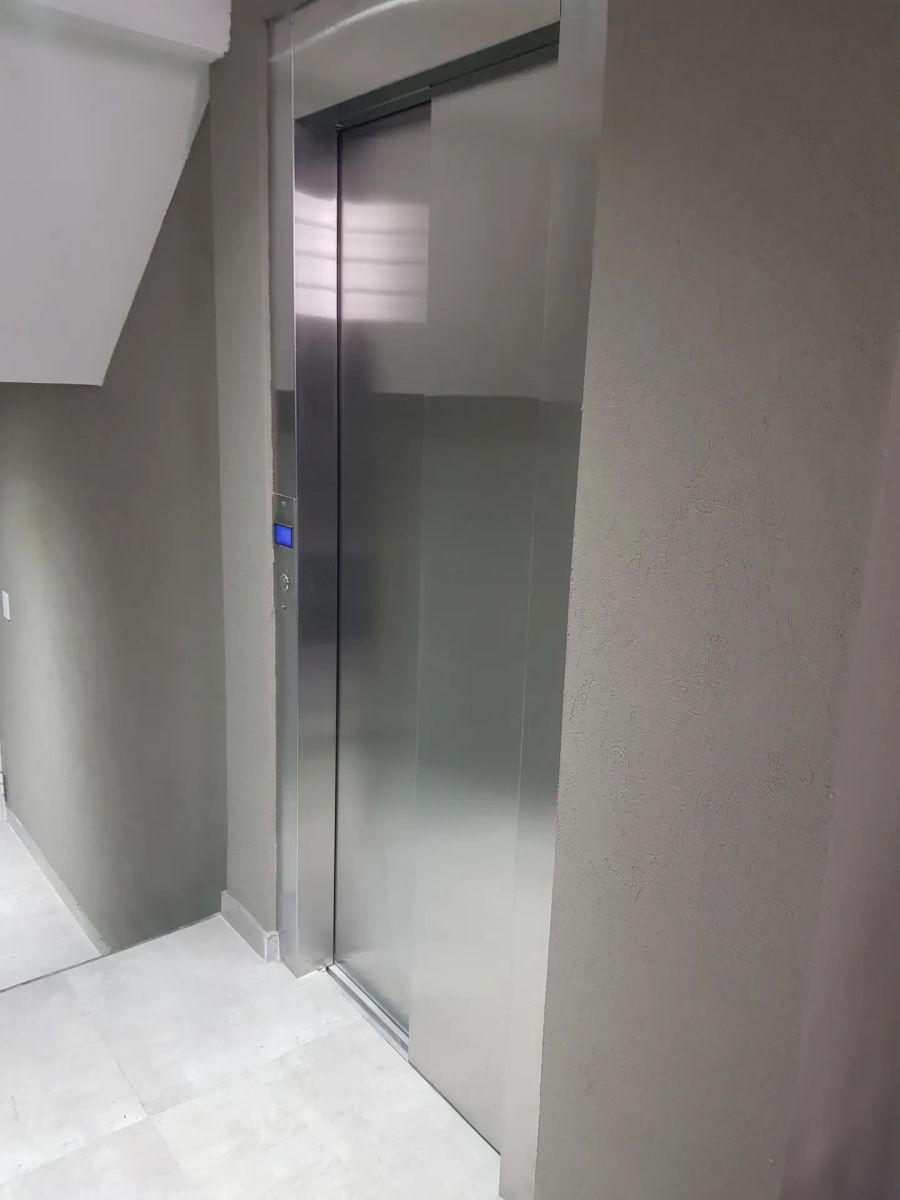 Gral. Bartolomé Mitre 2400 · Morón — foto 8