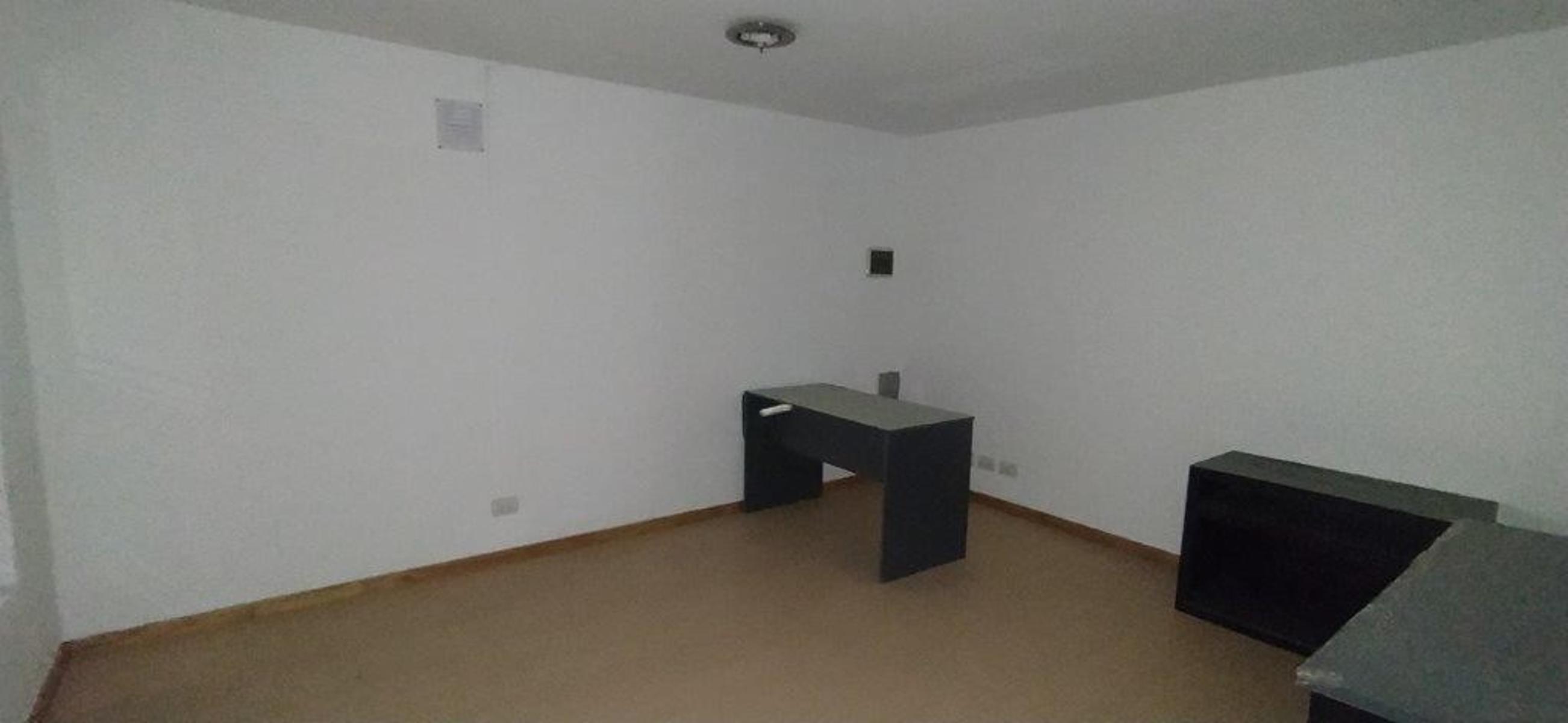 LINCHESTEIN 84 · Lomas De Zamora — foto 10