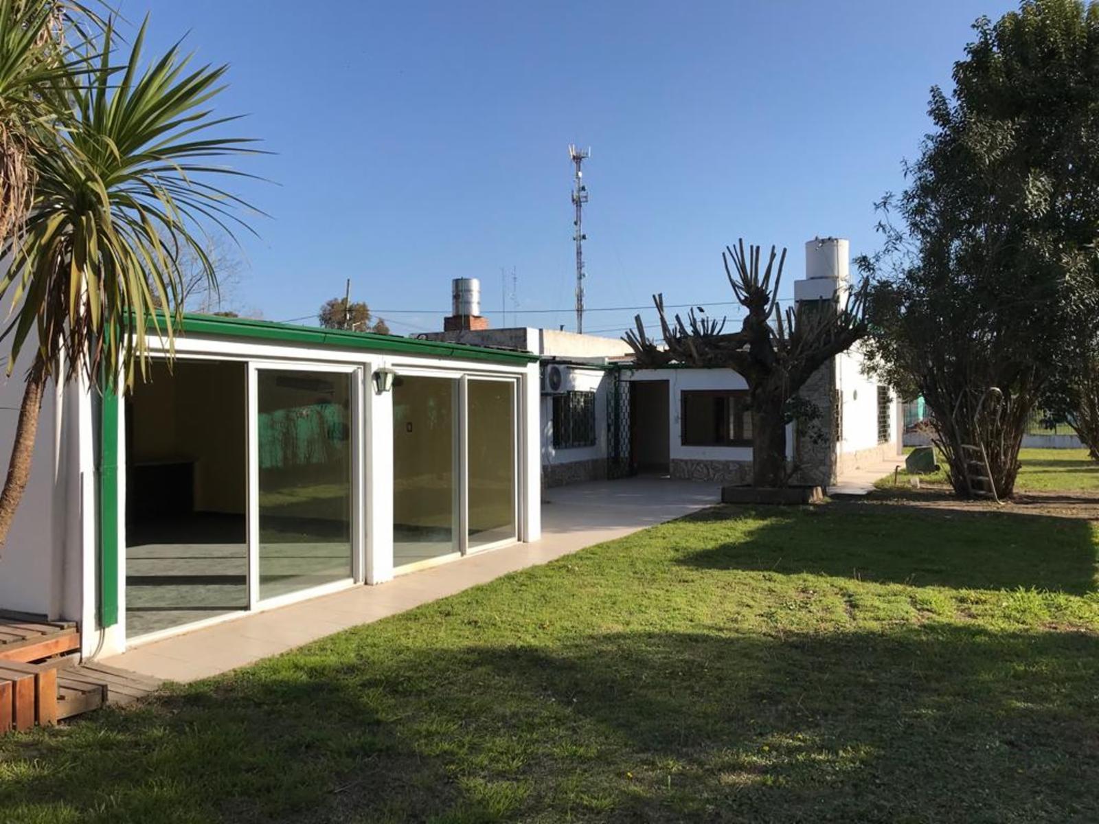Casa estilo &quotVintage&quot - 3 Dormitorios - Parque - Piscina - Pavimento