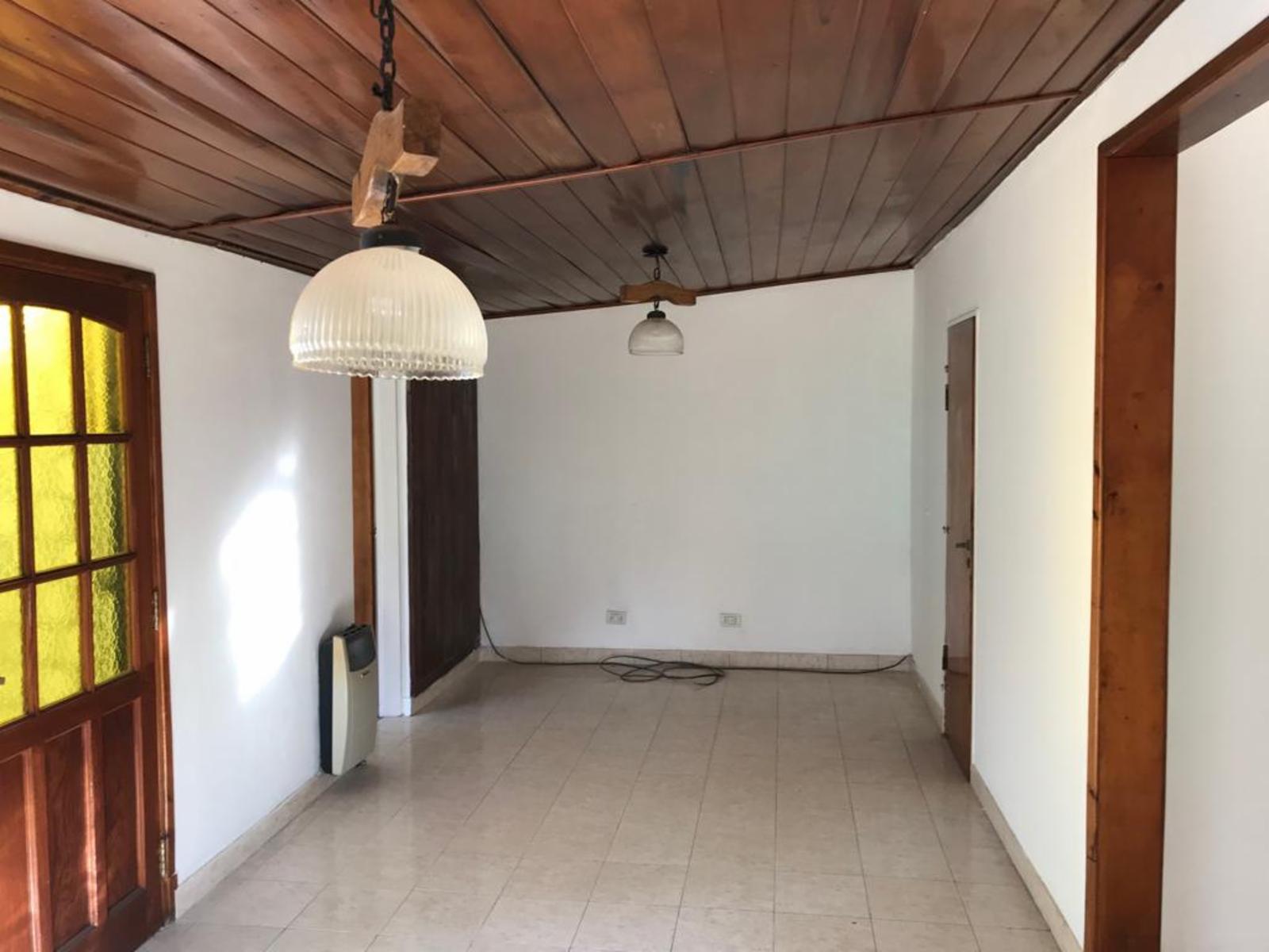 Casa estilo "Vintage" - 3 Dormitorios - Parque - Piscina - Pavimento · Escobar — foto 4