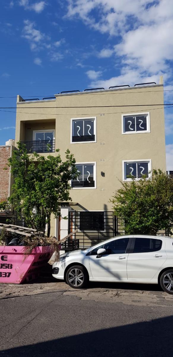 juan florio 720  PB   fte · La Matanza — foto 4