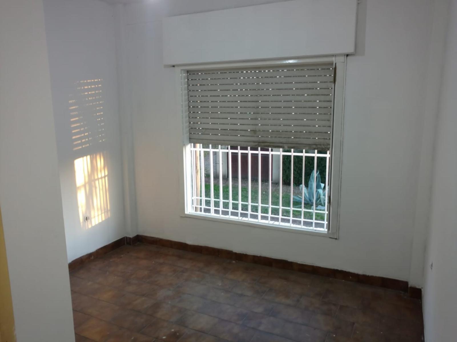 ACHAVAL RODRIGUEZ 400 · Ituzaingó — foto 4