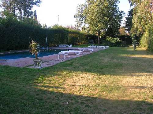 SE VENDE TERRENO DE 1070M2 CON IMPORTANTE PISCINA EN TORTUGUITAS