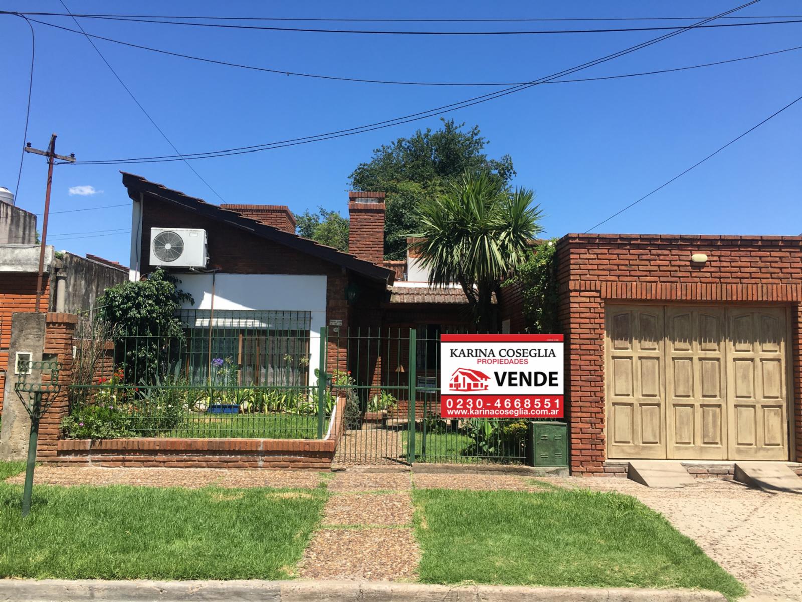 VENTA  CASA DE 5 AMBIENTES .PILAR