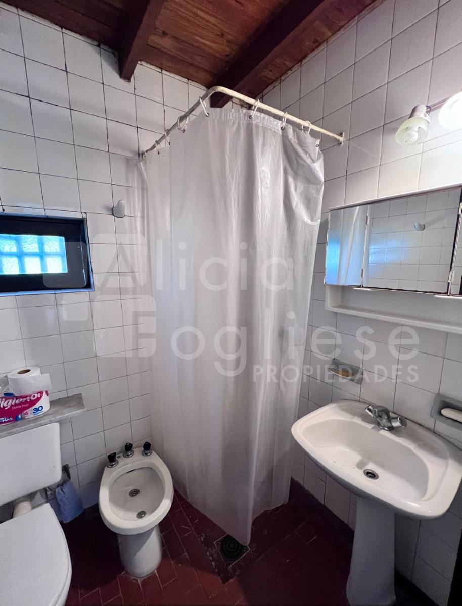 Avenida 5 entre Paseos 126 y 127 · Villa Gesell — foto 6