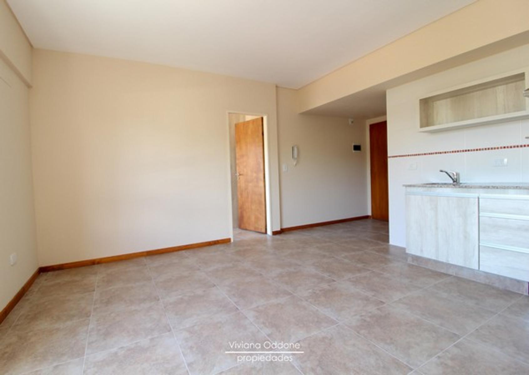Anatole France 2600 · Morón — foto 3
