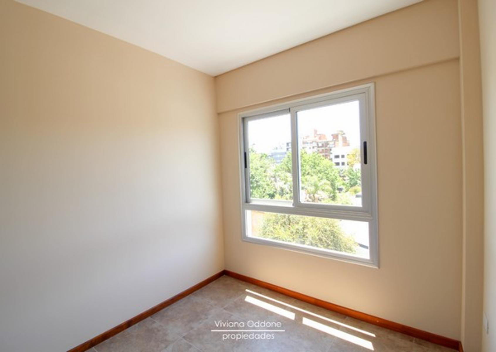 Anatole France 2600 · Morón — foto 6